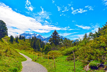 Wanderweg vom Hochtannbergpass in Warth zum Körbersee in Schröcken (Vorarlberg, Österreich)	