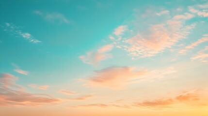 Obraz premium Breathtaking Gradient Sky Backdrop Shifting from Light to Warm Hues