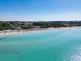 Vista aerea di Torre Lapillo: Acque turchesi e sabbia bianca