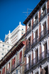 Obraz premium facade of a typical spanish building in Madrid