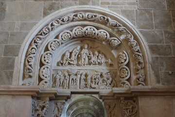 Narthex de la basilique de Vézelay : portail sud et tympan