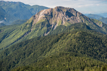 Obraz premium 焼岳の北斜面 - 壮大な自然と活火山の風景
