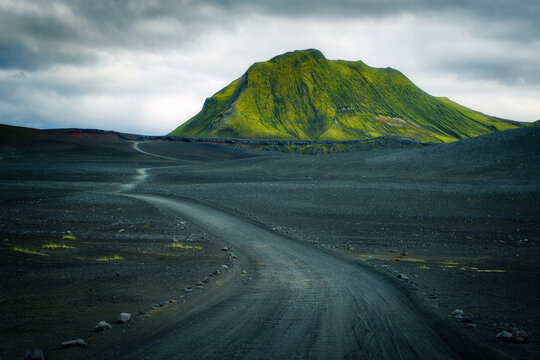 A dirt road deep in the Icelandic Highlands