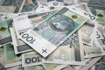 Polskie banknoty stuzłotowe, biznes i ekonomia.