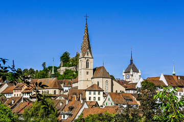 Stadt Baden, katholische Kirche, Stadtturm, Wehrturm, Altstadt, Schlossberg, Ruine, Altstadthäuser, Limmat, Fluss, Aargau, Sommer, Schweiz