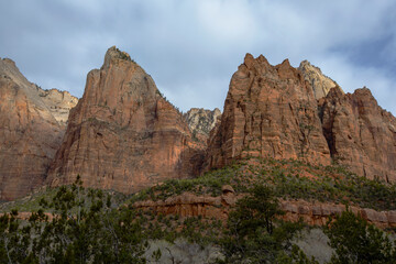 Fototapeta premium Bryce Canyon, Utah mountain landscape showing rock and foiliage detail.