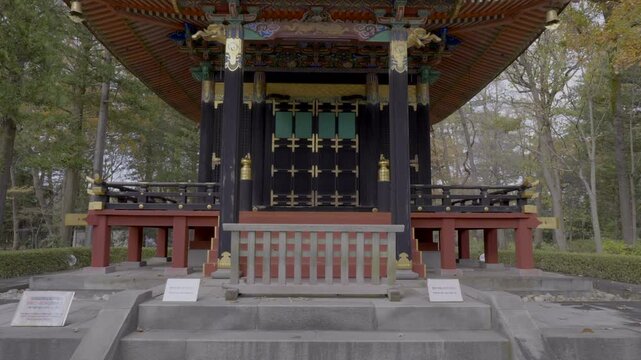 This temple was constructed by Princess Chiyo, wife of the Owari Lord, Mitsutomo Tokugawa, to hold a service for her mother Ofuri-no-kata (wife of the third shogun, Iemitsu Tokugawa).