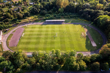 Wunderschön in der Natur gelegener Fußballplatz eines regionalen Sportvereins © Ralf Geithe