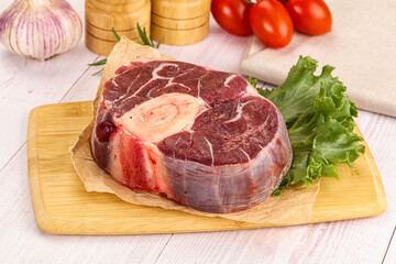 Raw beef ossobuco for roast
