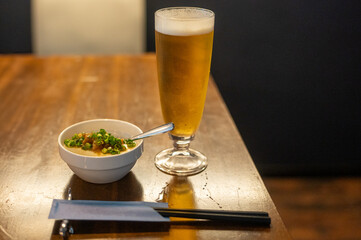 居酒屋で飲むビール