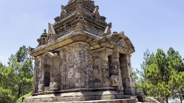 A video of one of the temples.