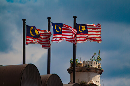 malaysia sinkhole rescue masjid jamek kuala lumpur dataran merdeka