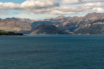Lake scenery at the undeveloped alpine Lake Hawea
