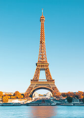 Fototapeta premium The Eiffel Tower viewed from the Seine River