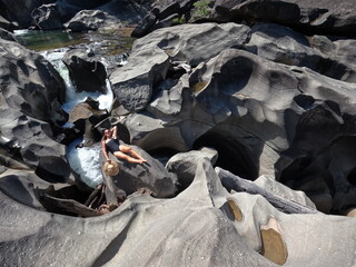 mulher no Vale da Lua, em Alto Paraíso de Goiás, Chapada dos Veadeiros