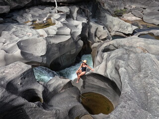 mulher no Vale da Lua, em Alto Paraíso de Goiás, Chapada dos Veadeiros