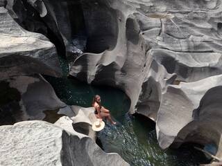 mulher no Vale da Lua, em Alto Paraíso de Goiás, Chapada dos Veadeiros