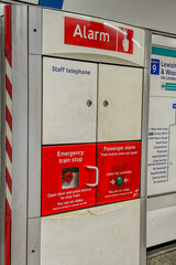 London: A stunning blend of historic charm and modern elegance, with iconic landmarks and vibrant culture