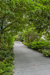 London: A stunning blend of historic charm and modern elegance, with iconic landmarks and vibrant culture