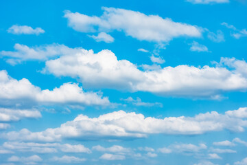 Fototapeta premium Beautiful clouds on a blue-blue sky in the daylight