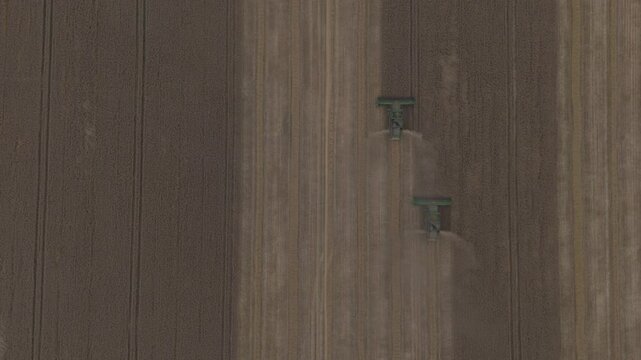 Żniwa 2024: Prace Polowe z Bizonem
Harvest 2024: Field Work with Combine harvester







