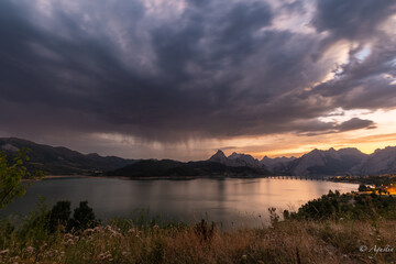 Sunsets, twilights and night skies with the Milky Way in Riaño, Spain