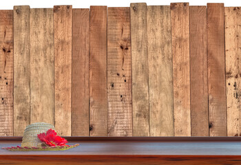 Capeline sur comptoir, fond bois de palette 