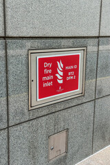 London: A stunning blend of historic charm and modern elegance, with iconic landmarks and vibrant culture