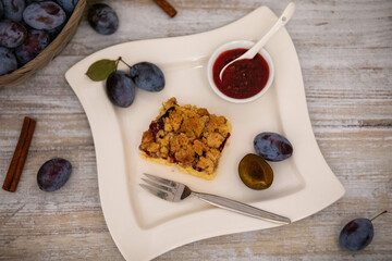 plum pie with fresh plums