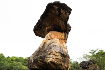 Phu Phrabat Historical Park It represents human civilization. and changes in topographic conditions which has a sandstone structure that has been eroded to form small and large rocks of various shapes