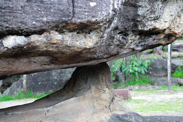 Phu Phrabat Historical Park It represents human civilization. and changes in topographic conditions which has a sandstone structure that has been eroded to form small and large rocks of various shapes