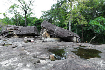 Phu Phrabat Historical Park It represents human civilization. and changes in topographic conditions which has a sandstone structure that has been eroded to form small and large rocks of various shapes