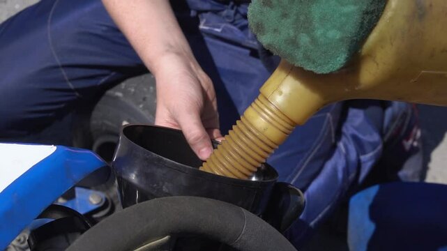 Pitstop service fills the fuel tank