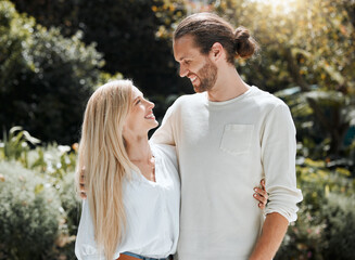 Obraz premium Happy couple, love and outdoor with hug, affection or travel on honeymoon at holiday destination. Woman, man and relationship in embrace, together and commitment on vacation or romantic trip in Italy