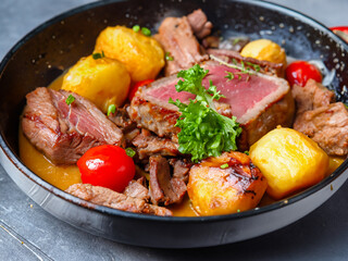 lamb chops with vegetables, a meat dish