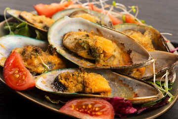 Homemade Baked Clams with Garlic and Parsley