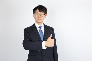 いいね・グッドサインをするビジネスマン