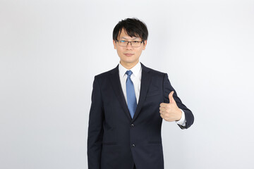 いいね・グッドサインをするビジネスマン