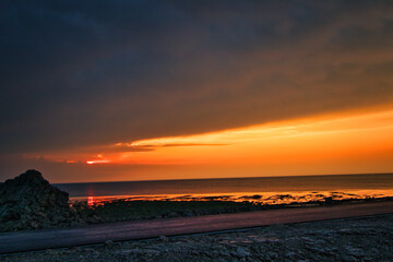 Nordesee - Deich - Wiese - Weide - Natur - Landschaft - Küste - Ebbe - Flut - Gezeiten - Landschaft - Hintergrund - Deutschland - Wattenmeer - Sonnenuntergang - Sunset	