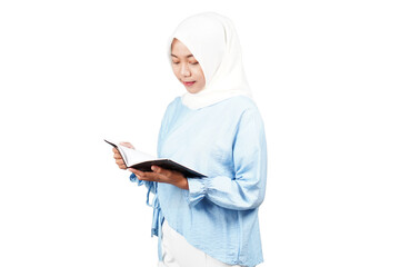 Smiling asian hijab girl reading a book isolated transparent