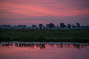 Poranek nad rzeką © M