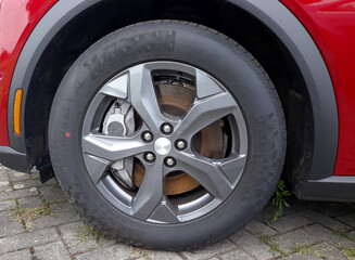 Vorderrad eines Autos