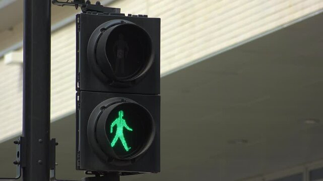 UK Pedestrian Traffic Lights [4K]