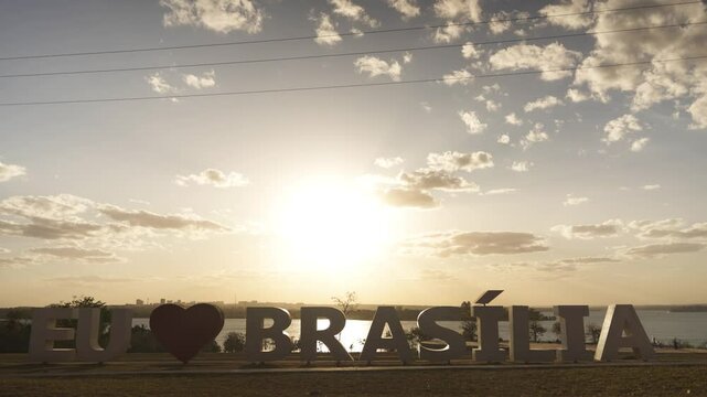 AMO BRAS&Iacute;LIA P&Ocirc;R-DO-SOL