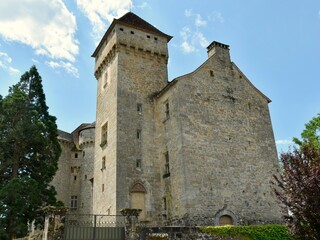 Le château de Plas dans le village de Curemonte en Corrèze