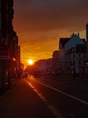 Sonnenuntergang in Leipzigs Straßen