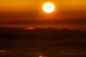 The sun as the protagonist of the sunset in the mountains of Asturias, Spain, on a summer day!