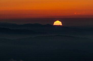 The sun as the protagonist of the sunset in the mountains of Asturias, Spain, on a summer day!