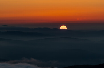 The sun as the protagonist of the sunset in the mountains of Asturias, Spain, on a summer day!