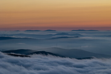 Fototapeta premium The sun as the protagonist of the sunset in the mountains of Asturias, Spain, on a summer day!
